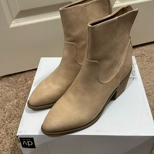 Tan Dolce Vita boots